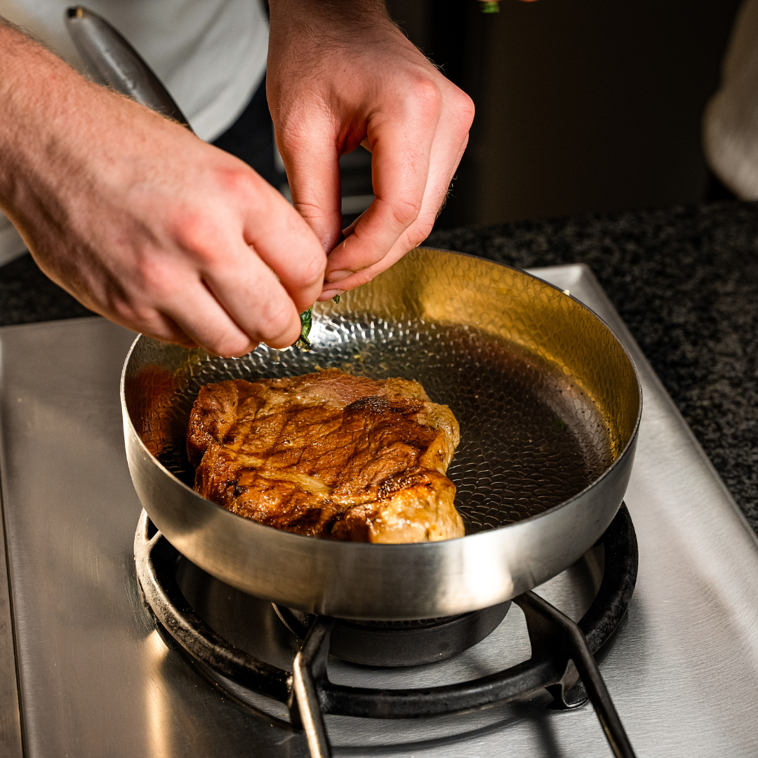 Titanium Gehamerde Pan Pro + GRATIS Gehamerde Diepe Pan Pro