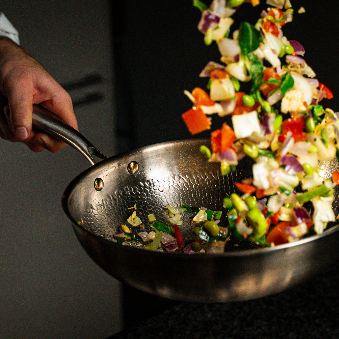 Titanium Gehamerde Pan Pro + GRATIS Gehamerde Wok Pan Pro