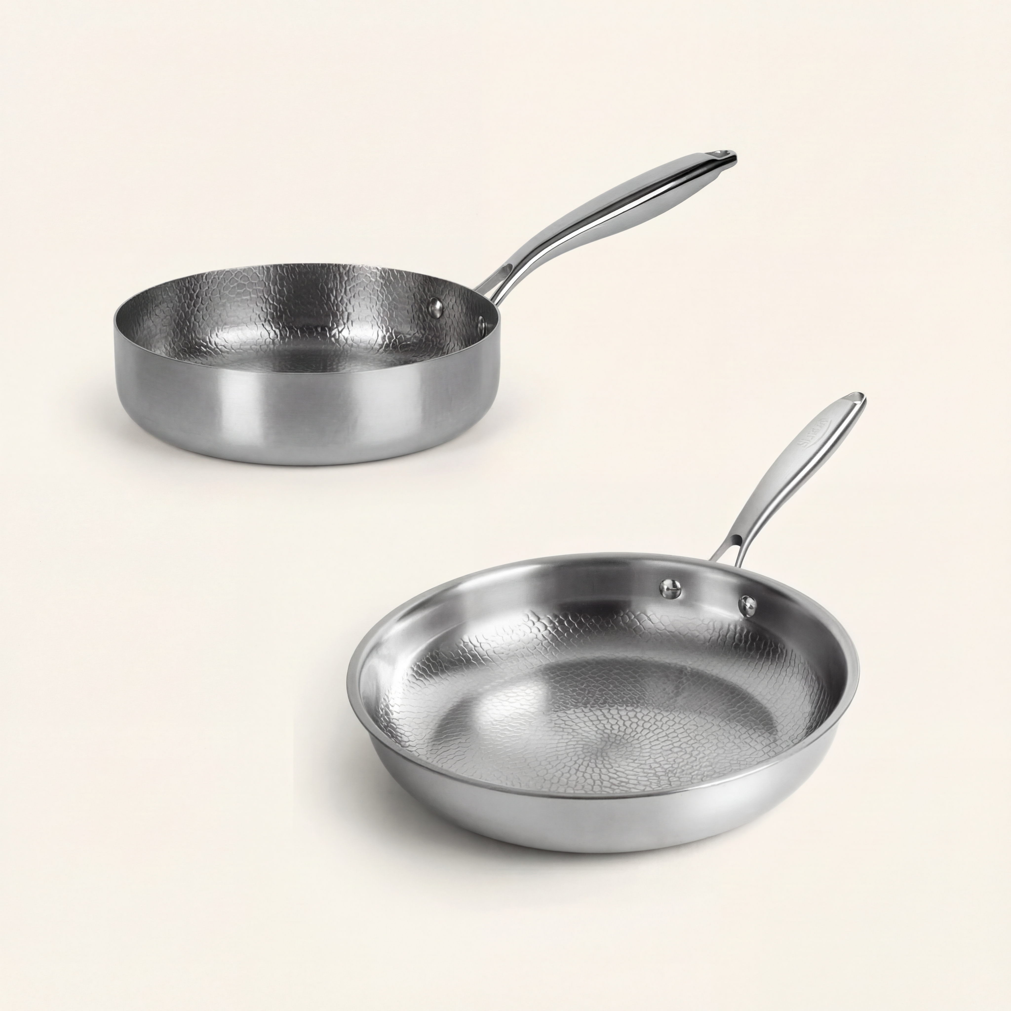 Titanium Gehamerde Pan Pro + GRATIS Gehamerde Diepe Pan Pro