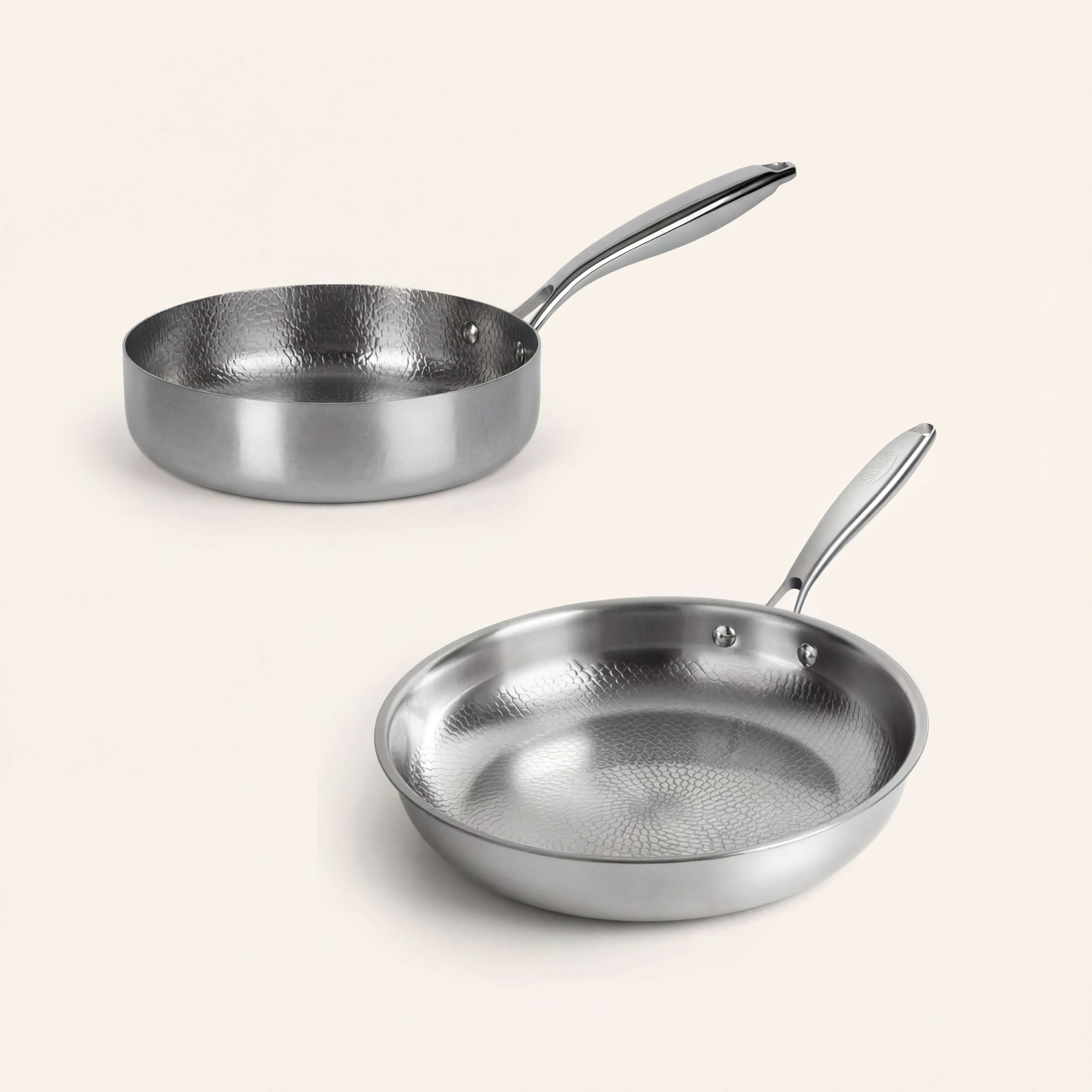 Titanium Gehamerde Pan Pro + GRATIS Gehamerde Diepe Pan Pro